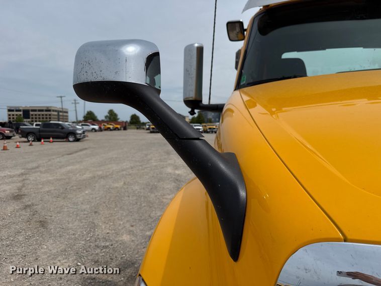 image for item ET6369 2023 International LT625 semi truck