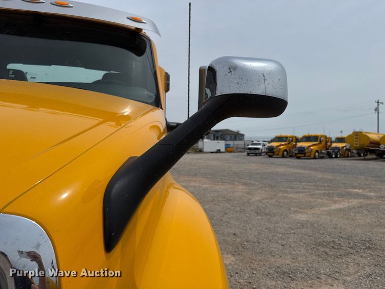 image for item ET6369 2023 International LT625 semi truck