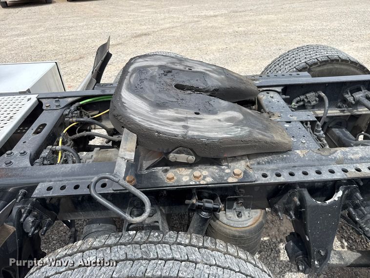 image for item ET6369 2023 International LT625 semi truck