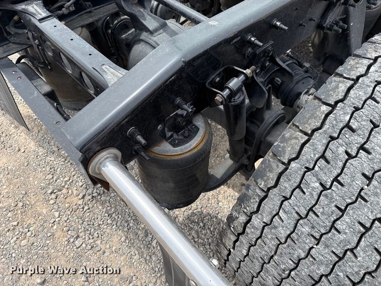image for item ET6369 2023 International LT625 semi truck