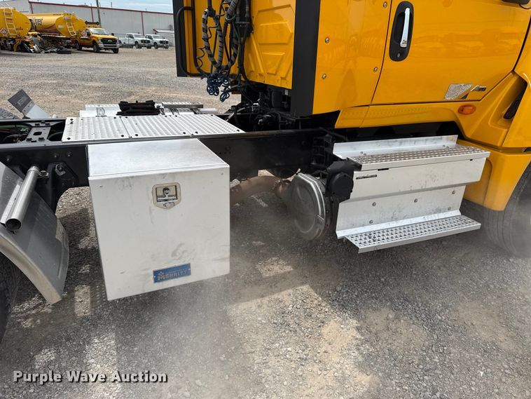 image for item ET6369 2023 International LT625 semi truck