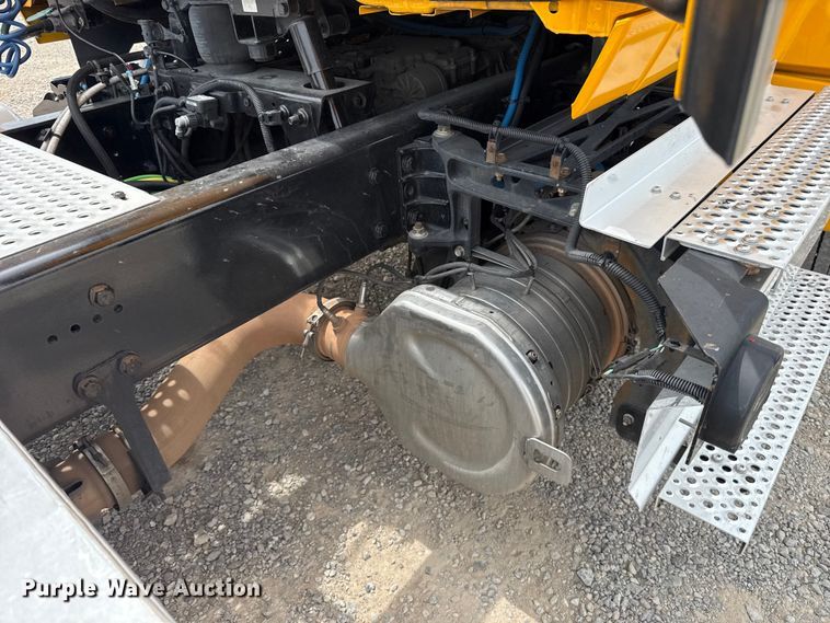 image for item ET6369 2023 International LT625 semi truck