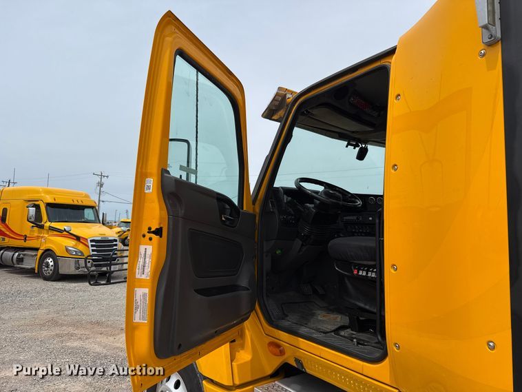 image for item ET6369 2023 International LT625 semi truck