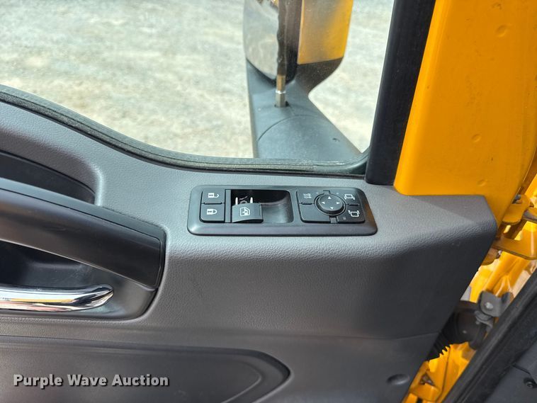 image for item ET6369 2023 International LT625 semi truck