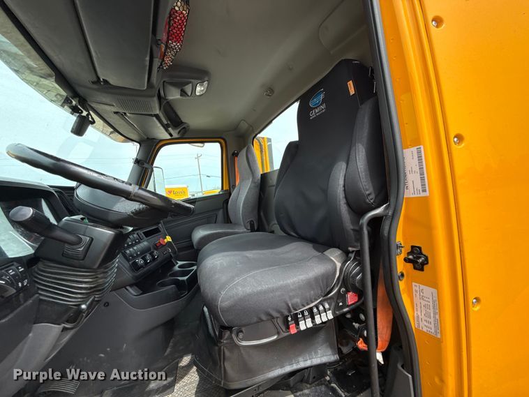 image for item ET6369 2023 International LT625 semi truck