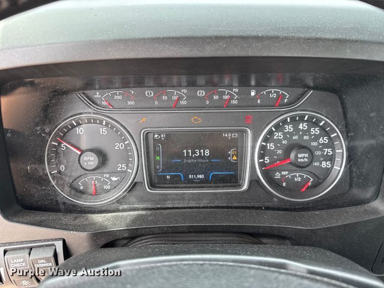 image for item ET6369 2023 International LT625 semi truck