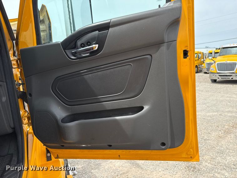 image for item ET6369 2023 International LT625 semi truck