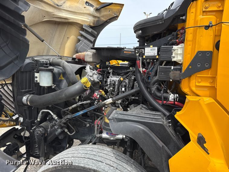 image for item ET6369 2023 International LT625 semi truck