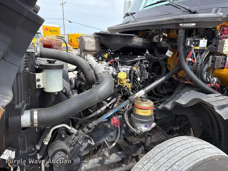 image for item ET6369 2023 International LT625 semi truck