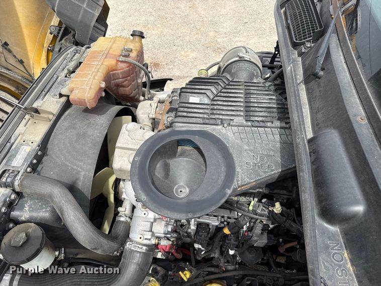 image for item ET6369 2023 International LT625 semi truck