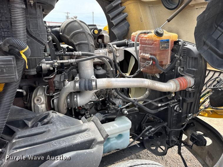 image for item ET6369 2023 International LT625 semi truck