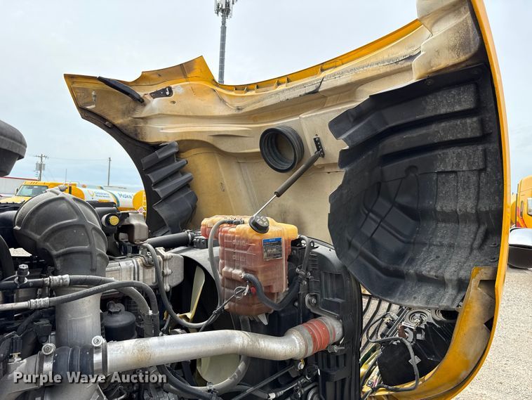 image for item ET6369 2023 International LT625 semi truck