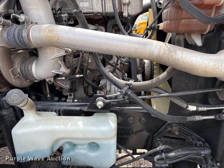 image for item ET6369 2023 International LT625 semi truck