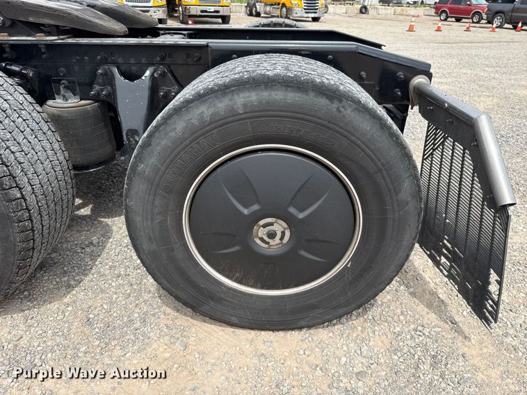 image for item ET6369 2023 International LT625 semi truck