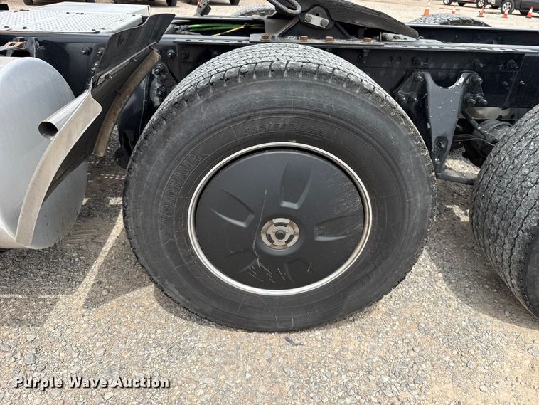 image for item ET6369 2023 International LT625 semi truck