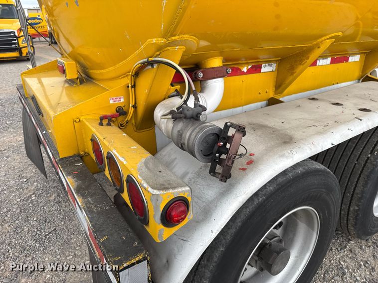 image for item ET6370 2012 Beall BAST-97-3-DC tank trailer