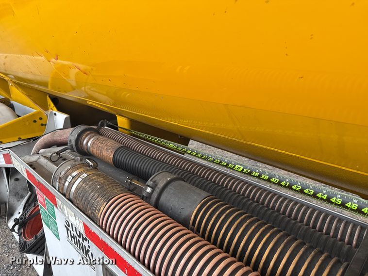 image for item ET6370 2012 Beall BAST-97-3-DC tank trailer