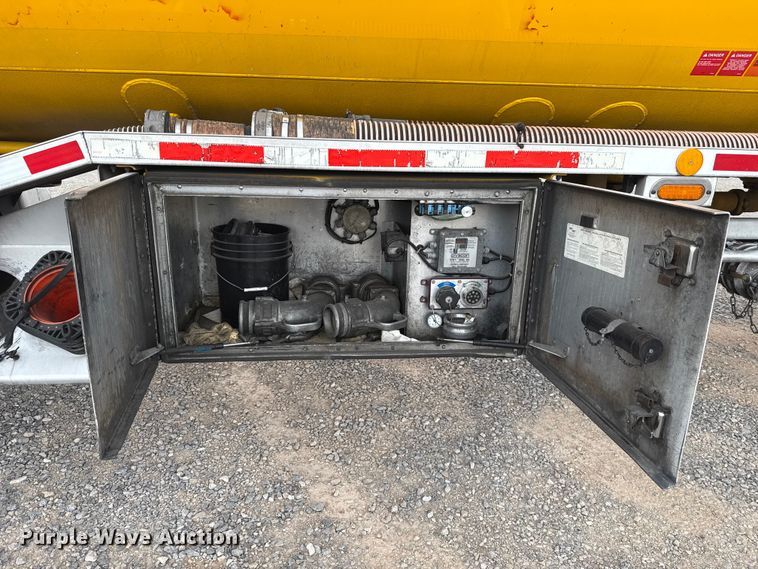 image for item ET6370 2012 Beall BAST-97-3-DC tank trailer