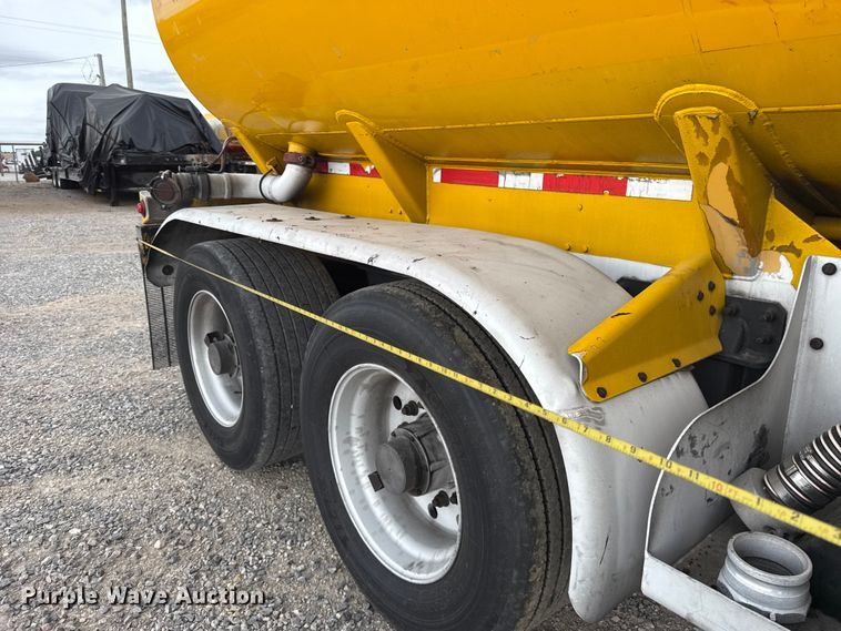 image for item ET6370 2012 Beall BAST-97-3-DC tank trailer