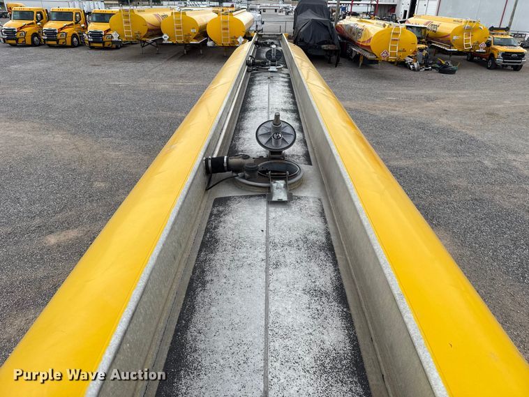 image for item ET6370 2012 Beall BAST-97-3-DC tank trailer