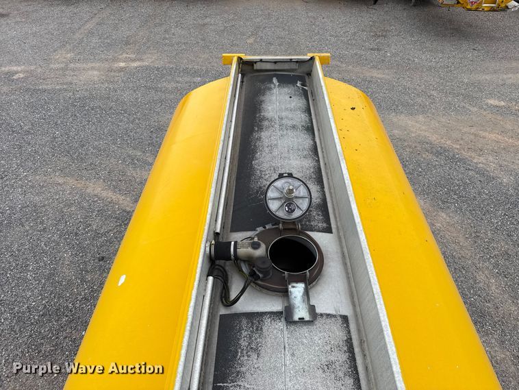 image for item ET6370 2012 Beall BAST-97-3-DC tank trailer