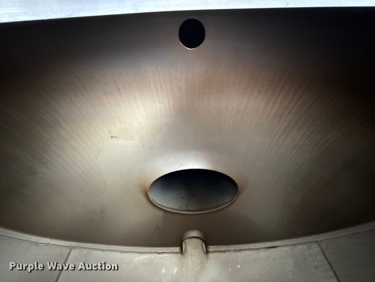 image for item ET6370 2012 Beall BAST-97-3-DC tank trailer