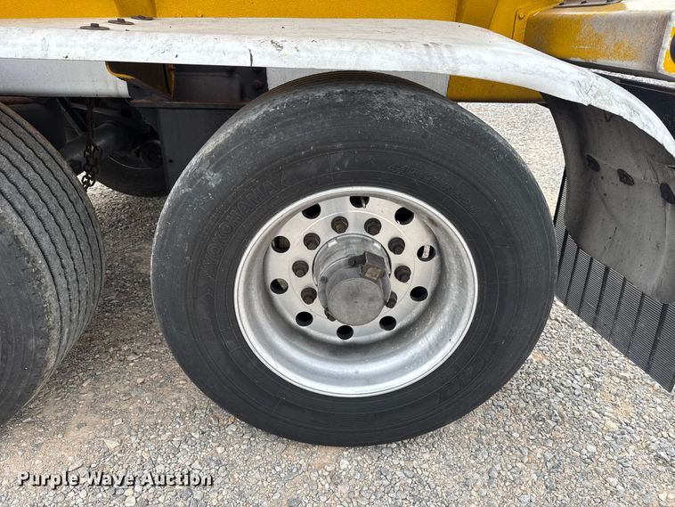 image for item ET6370 2012 Beall BAST-97-3-DC tank trailer