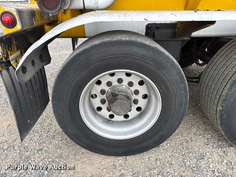 image for item ET6370 2012 Beall BAST-97-3-DC tank trailer