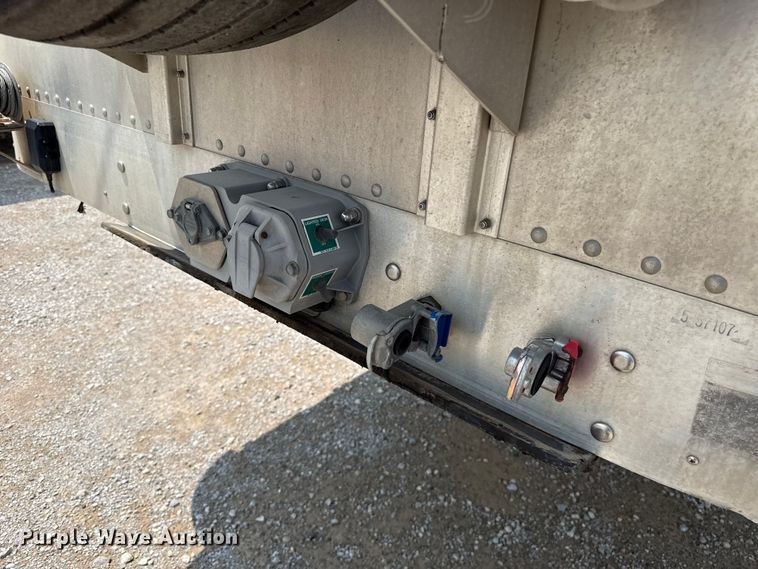 image for item ET6379 2019 Wilson PSDCL-402 livestock trailer