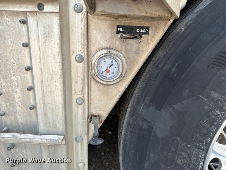 image for item ET6379 2019 Wilson PSDCL-402 livestock trailer
