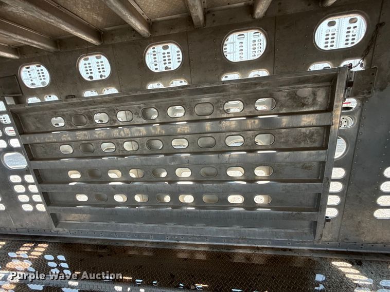 image for item ET6379 2019 Wilson PSDCL-402 livestock trailer
