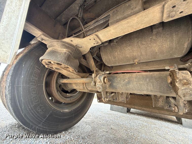 image for item ET6379 2019 Wilson PSDCL-402 livestock trailer
