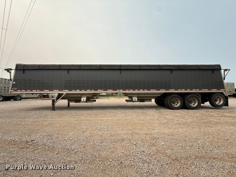 image for item ET6381 2024 Wilson DWH-750CGM grain trailer