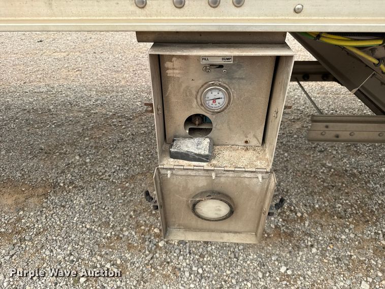 image for item ET6381 2024 Wilson DWH-750CGM grain trailer