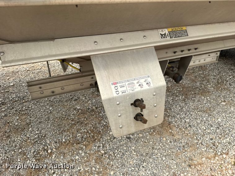 image for item ET6381 2024 Wilson DWH-750CGM grain trailer