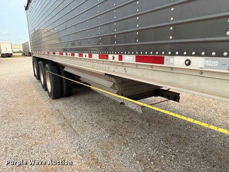 image for item ET6381 2024 Wilson DWH-750CGM grain trailer
