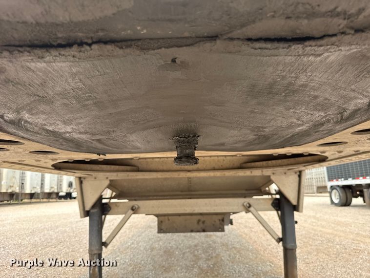 image for item ET6381 2024 Wilson DWH-750CGM grain trailer