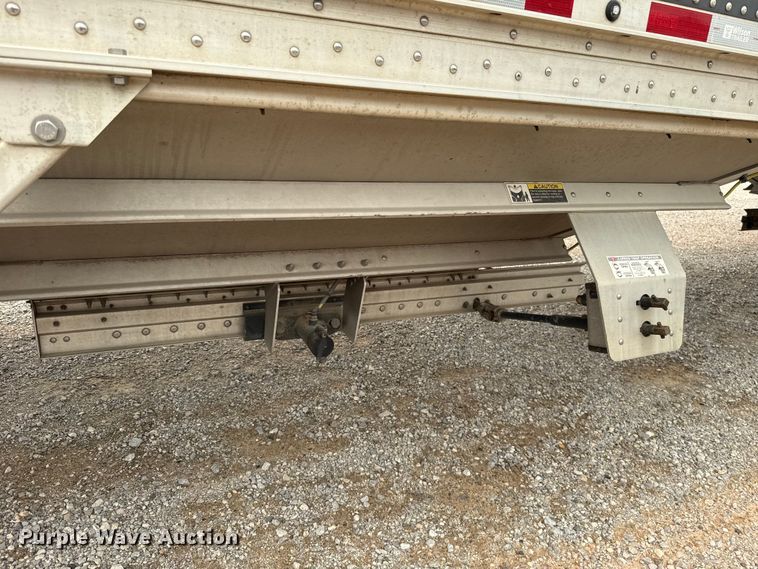 image for item ET6381 2024 Wilson DWH-750CGM grain trailer