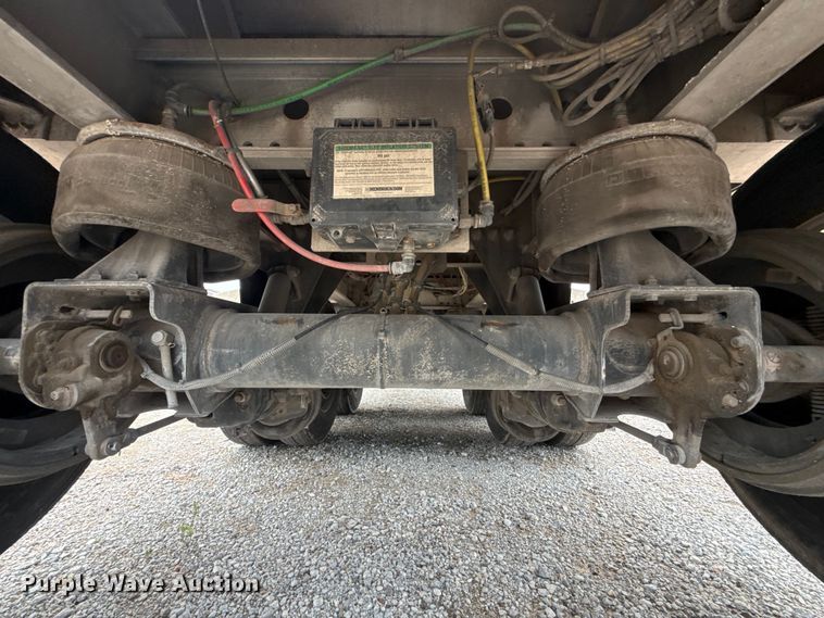 image for item ET6381 2024 Wilson DWH-750CGM grain trailer