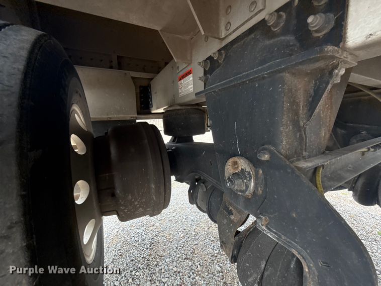 image for item ET6381 2024 Wilson DWH-750CGM grain trailer