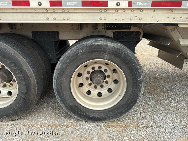 image for item ET6381 2024 Wilson DWH-750CGM grain trailer