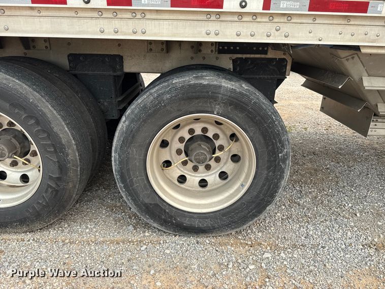 image for item ET6381 2024 Wilson DWH-750CGM grain trailer