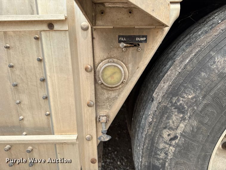 image for item ET6383 2019 Wilson PSDCL-402 livestock trailer