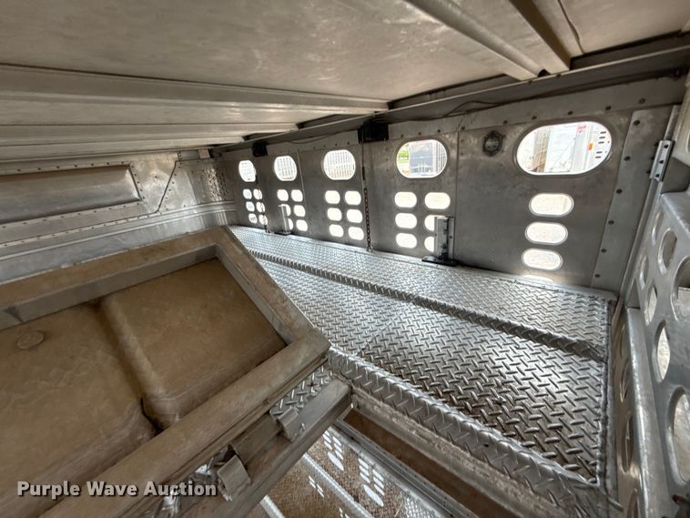 image for item ET6383 2019 Wilson PSDCL-402 livestock trailer