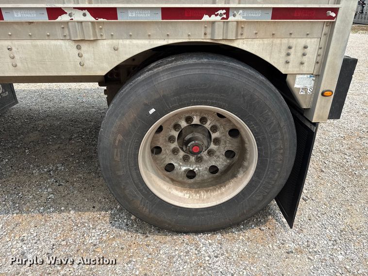 image for item ET6383 2019 Wilson PSDCL-402 livestock trailer