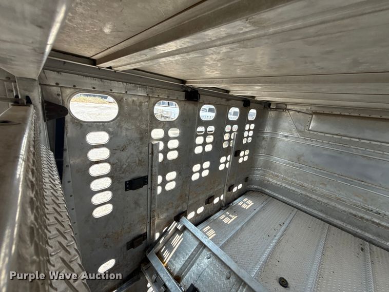 image for item ET6384 2019 Wilson PSDCL-402 livestock trailer