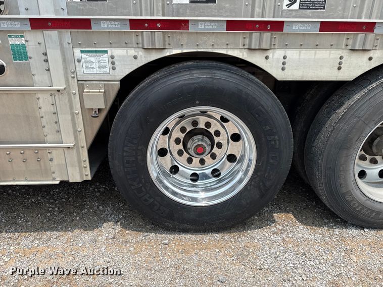image for item ET6384 2019 Wilson PSDCL-402 livestock trailer