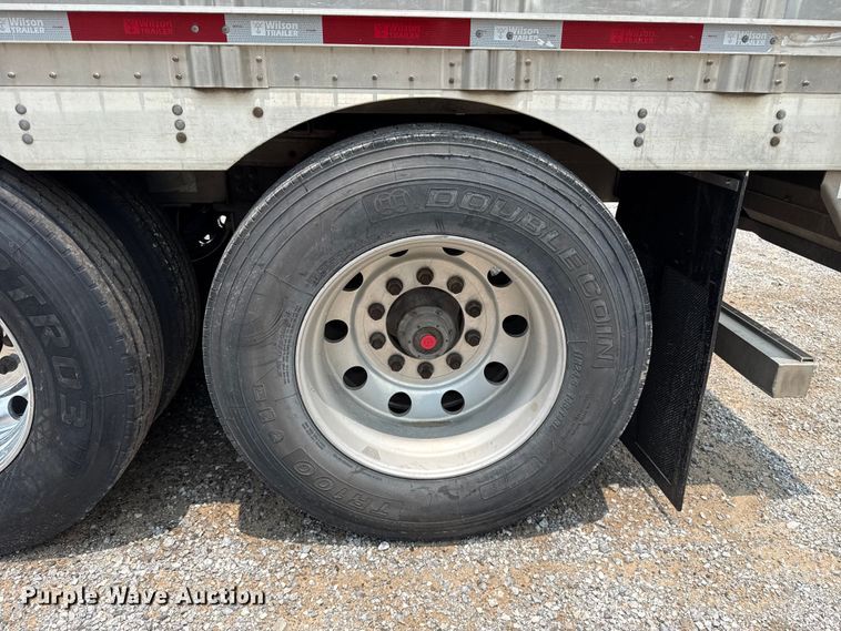 image for item ET6384 2019 Wilson PSDCL-402 livestock trailer