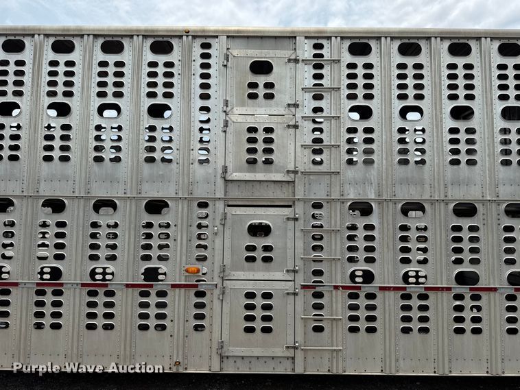 image for item ET6386 2017 Wilson PSDCL-402 livestock trailer