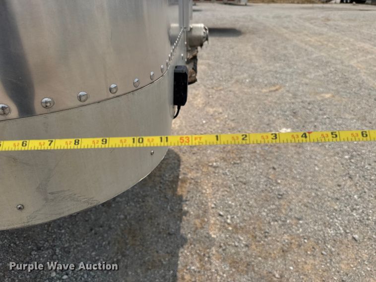 image for item ET6386 2017 Wilson PSDCL-402 livestock trailer
